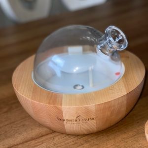Like New Young living Aria diffuser